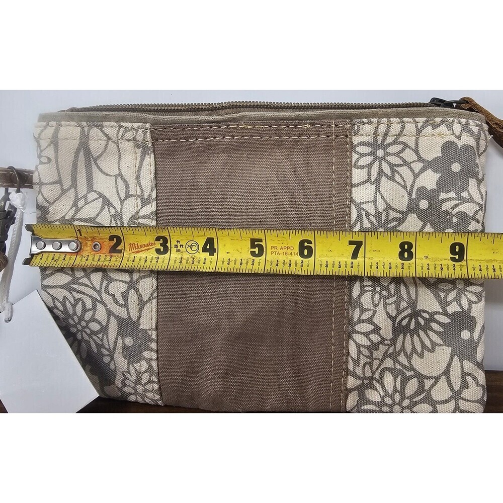 Chloe & Lex Canvas Leather Wristlet Pouch Purse Flower Boho Hippie Zip NWT 9"x6" - Picture 9 of 10